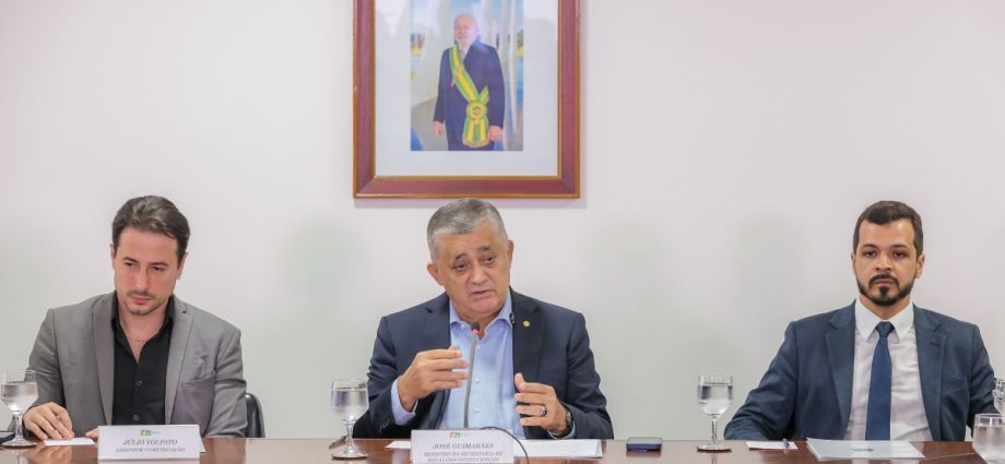 Ministro classifica alta dos juros como problema grave e Lula deve discutir o tema