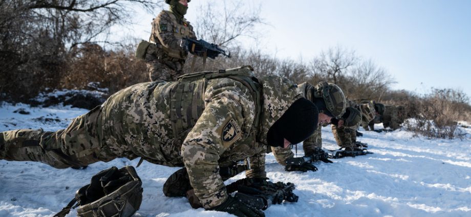 Mudanças nas Táticas de Recrutamento na Ucrânia Aumentam Pressão sobre Civis
