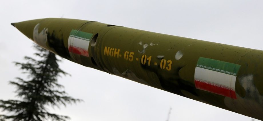 Avaliação de Inteligência dos EUA Revela que Metade dos Sistemas de Lançamento do Irã Permanece Intacta