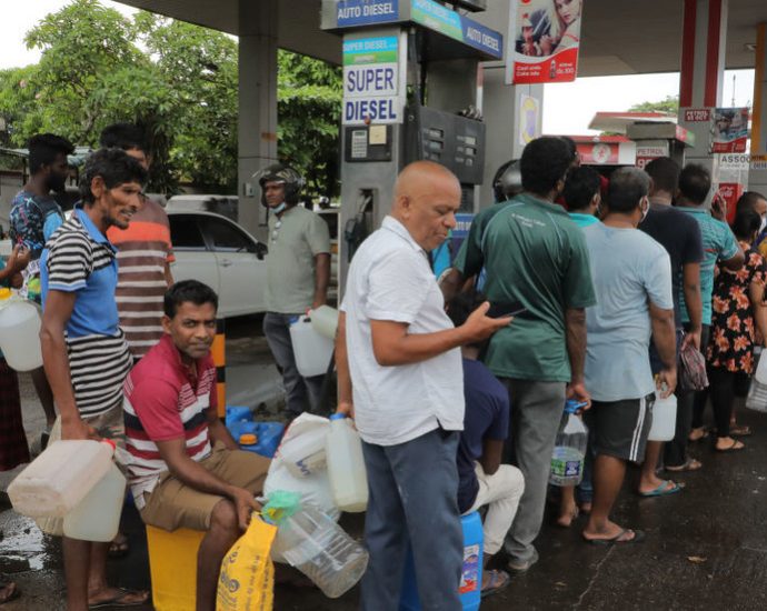 Sri Lanka fecha acordo para importação de petróleo da Rússia em meio à crise energética