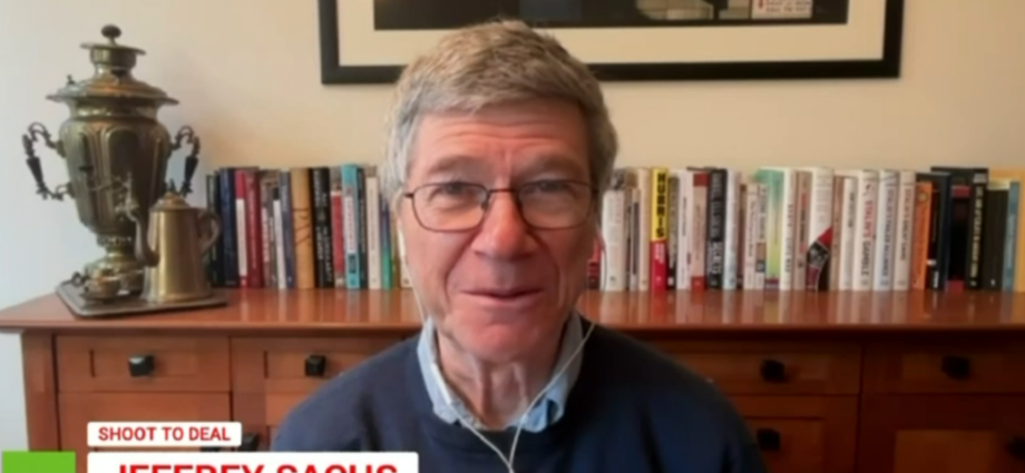 Economista Jeffrey Sachs critica dependência dos Estados do Golfo dos EUA