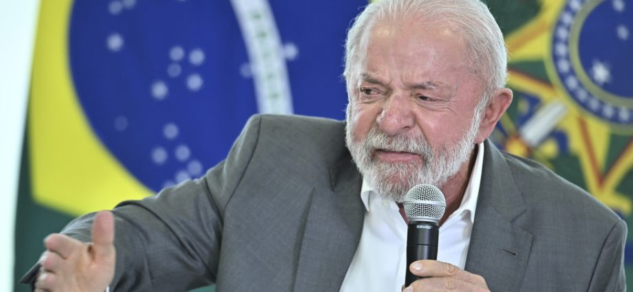 Lula critica política de Trump e seus impactos nos custos de combustíveis nos EUA