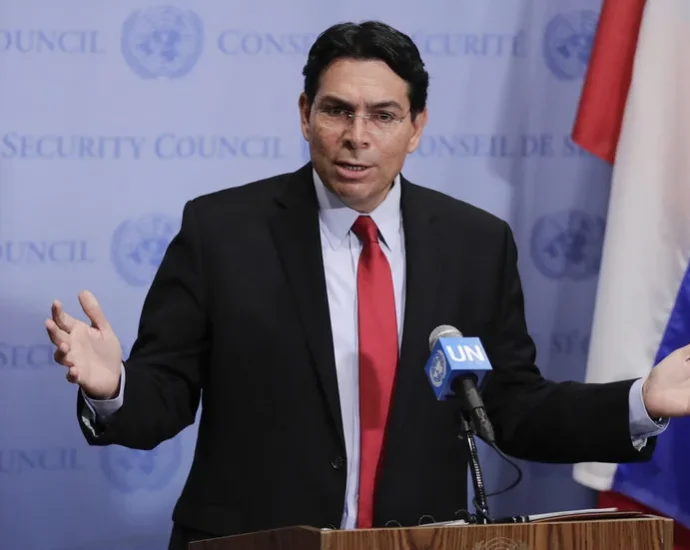 Embaixador de Israel critica França, China e Paquistão por suposto apoio ao Irã