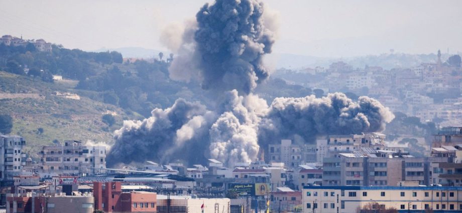 Ataques em Líbano resultam em 89 mortes e 700 feridos, segundo autoridades locais