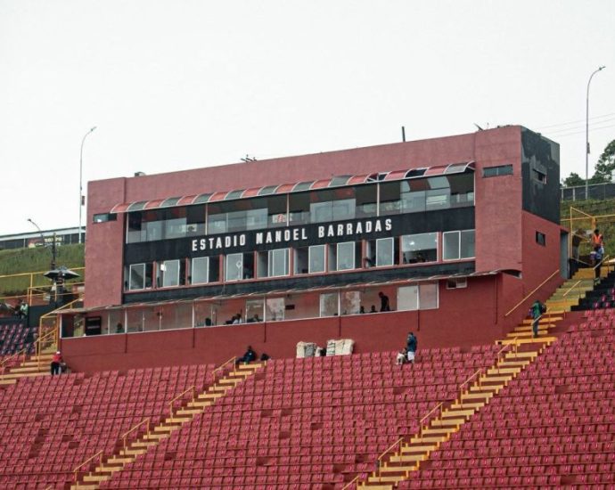 Vitória e São Paulo se enfrentam na abertura da 11ª rodada do Brasileirão
