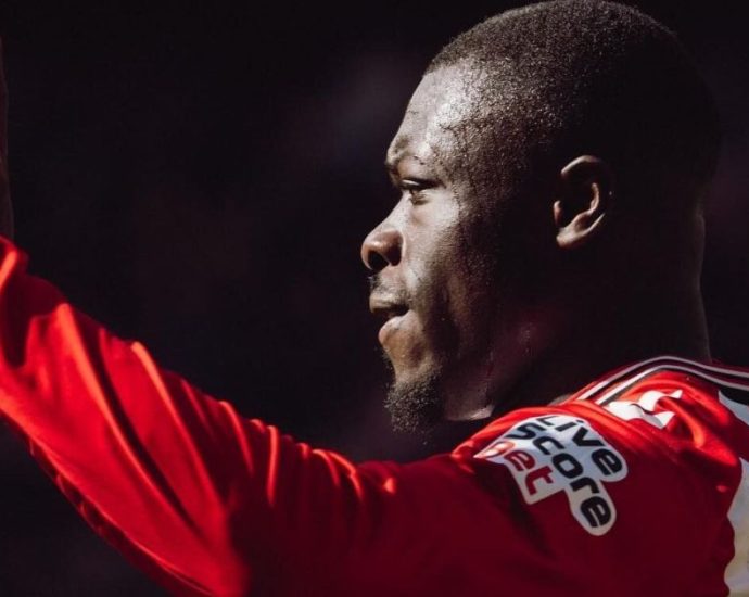 Sunderland denuncia ataque racista contra jogador após vitória na Premier League