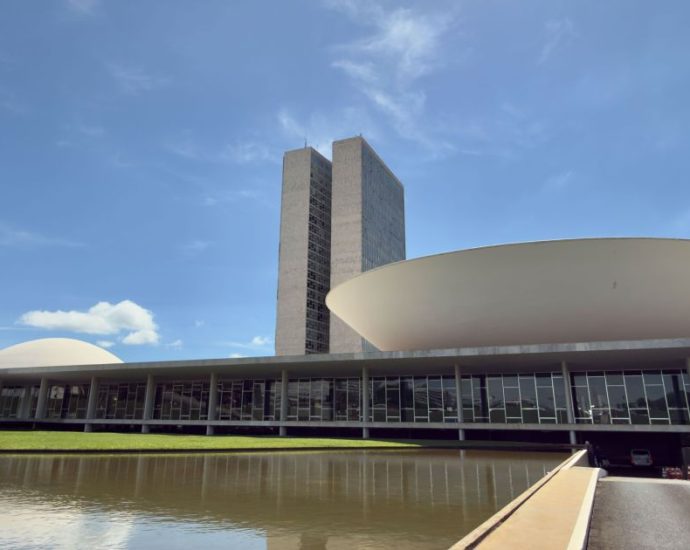 Economista classifica medidas do governo contra endividamento como temporárias