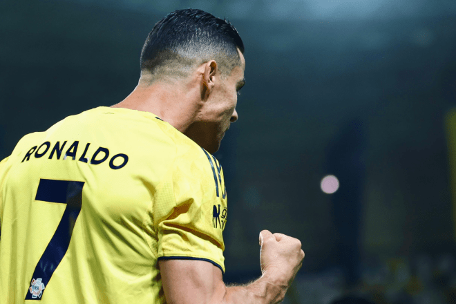 Cristiano Ronaldo brilha e Al Nassr goleia, disparando na liderança do Campeonato Saudita