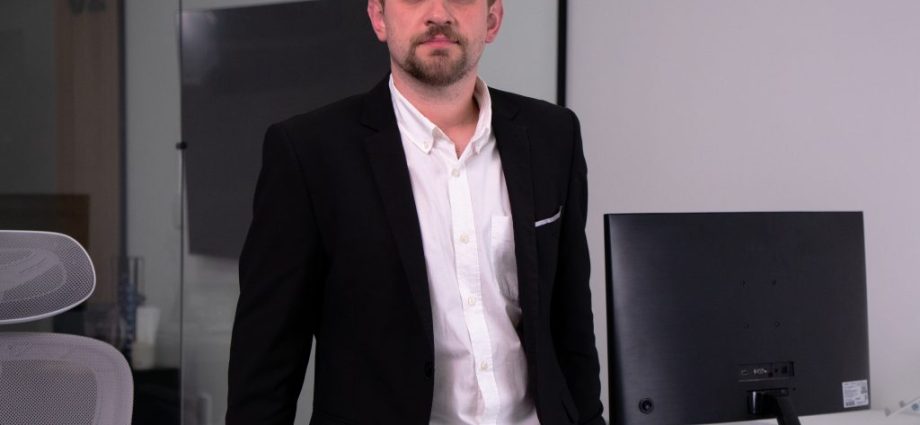 Jordan Hang funde experiência em marketing à nova agência Nostco com foco em resultados financeiros