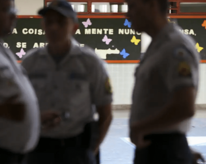 Lula critica escolas cívico-militares durante sanção do novo Plano Nacional de Educação