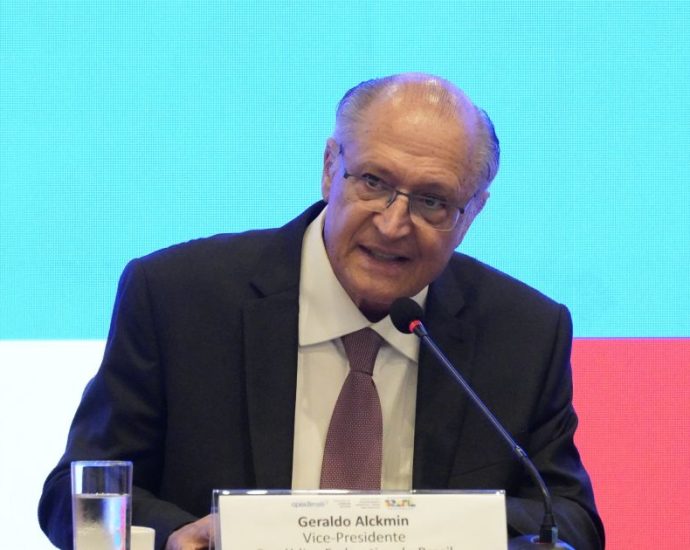 Alckmin critica candidaturas de defensores de ditaduras