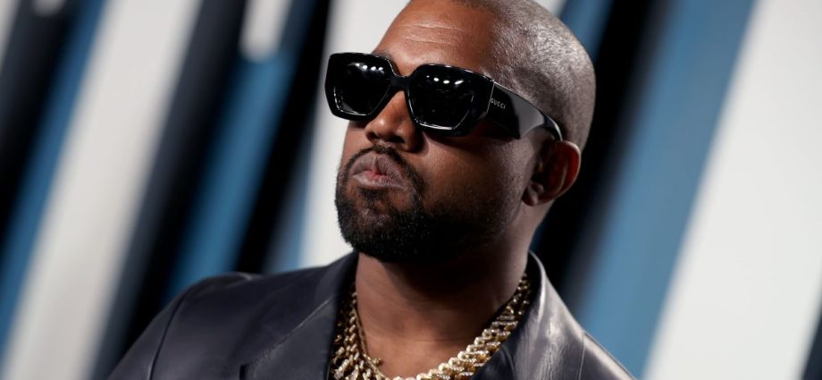 Kanye West adia show na França após polêmicas envolvendo suas declarações