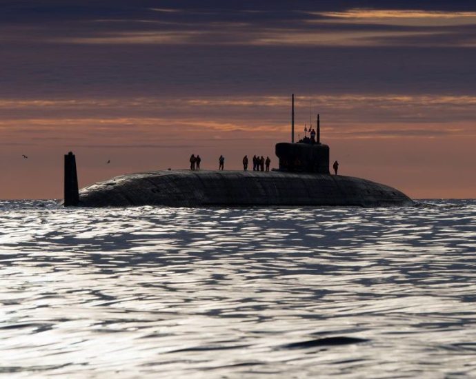 Reino Unido Revela Ação para Neutralizar Submarinos Russos em Suas Águas