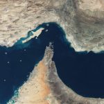 Movimentação de Navios Aumenta no Estreito de Ormuz em Meio a Negociações de Paz