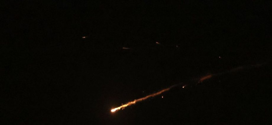 Hezbollah Realiza Lançamento de Foguetes Contra Israel Após Conversas Diplomáticas