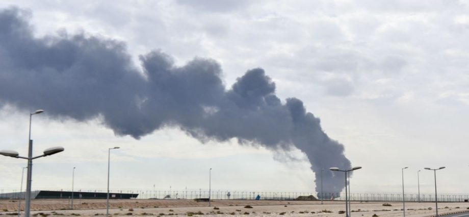 Kuwait e Emirados Árabes Denunciam Ataques Iraniantes Após Cessar-Fogo