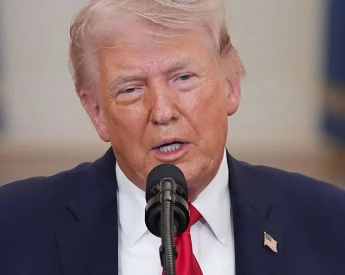 Trump anuncia negociações com o Irã em Islamabad e critica ações do país