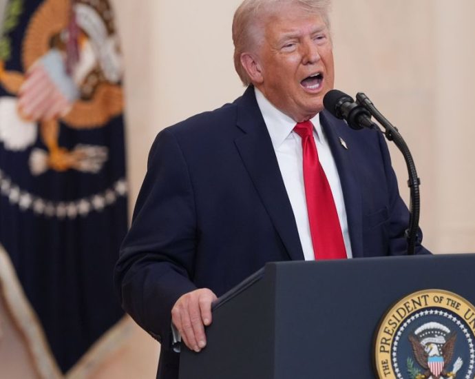 Trump promete resposta militar intensa ao Irã em breve