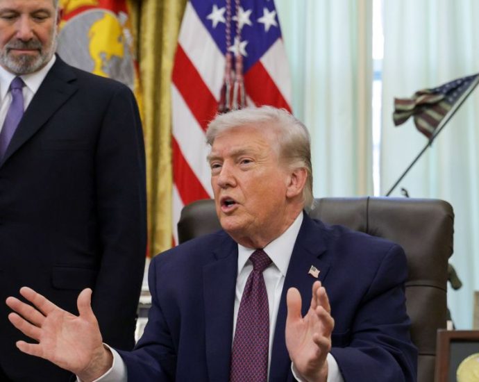 Trump promete retaliações mais intensas se acordo com Irã não for cumprido