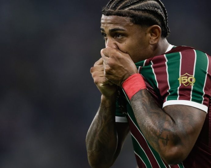 Empate entre Fluminense e Coritiba em jogo equilibrado no Couto Pereira