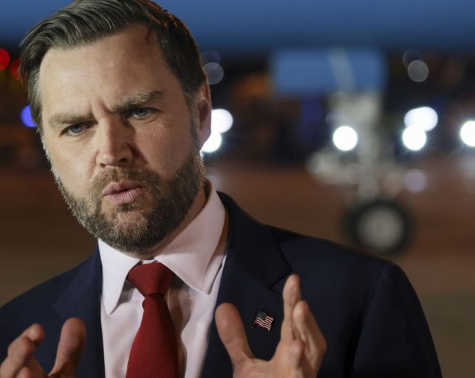 Vice-presidente dos EUA é elogiado por papel nas negociações entre EUA e Irã, afirma fonte paquistanesa