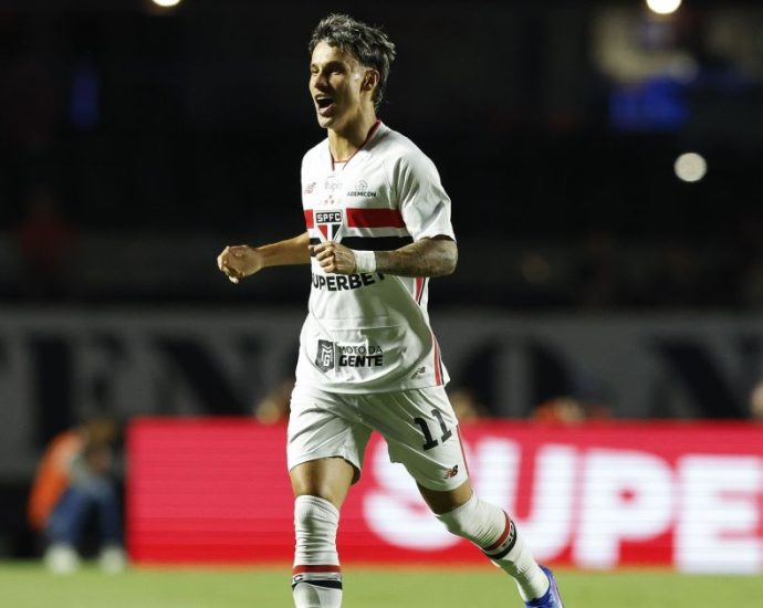 São Paulo supera Cruzeiro com vitória convincente de 4 a 1 em casa