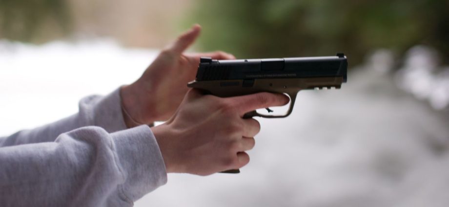 Polícia Civil investiga latrocínio de médico e esposa em Navegantes, SC