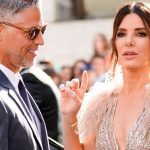 Sandra Bullock faz pausa na carreira após luto pela morte do companheiro