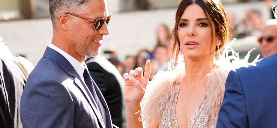 Sandra Bullock faz pausa na carreira após luto pela morte do companheiro