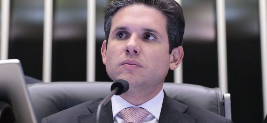 Câmara dos Deputados acelera votação da PEC 6×1 nesta sexta-feira