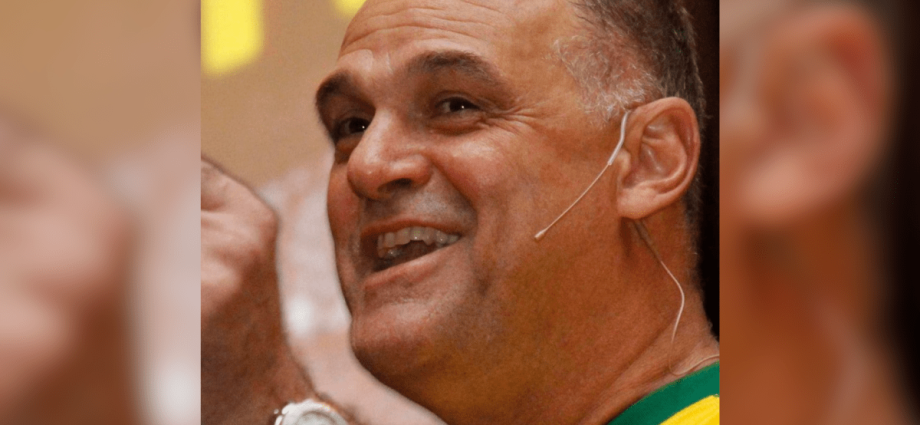 Oscar Schmidt é internado em hospital de São Paulo após mal-estar