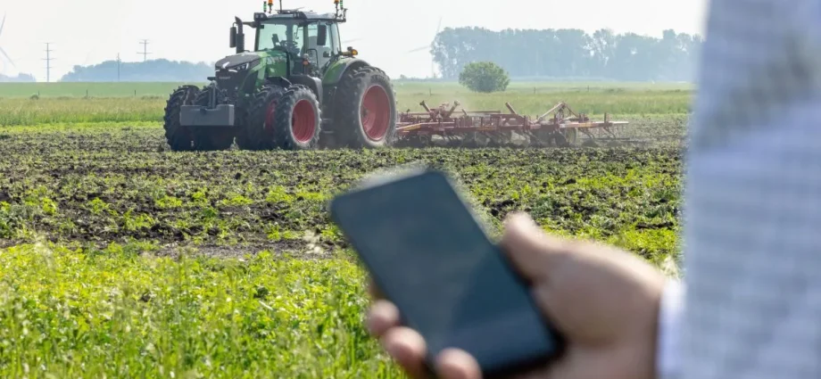 Trator Autônomo Promete Reduzir Consumo de Combustível em Até 15% no Agronegócio Brasileiro