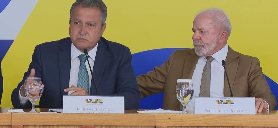 Governo Federal anuncia exonerações de três ministros