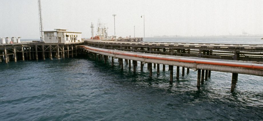 Drones atingem refinaria Mina al-Ahmadi no Kuwait e provocam incêndios