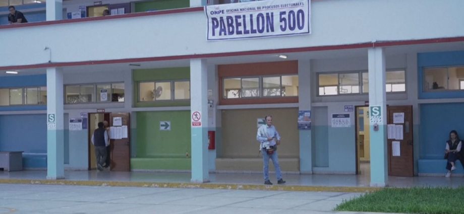 Urnas Abertas no Peru para Eleições Presidenciais