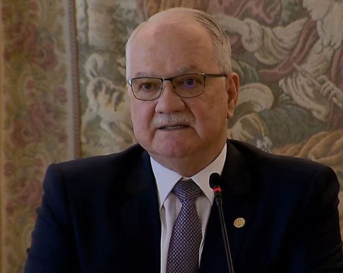 Fachin emite nota de repúdio contra indiciamento de ministros do STF