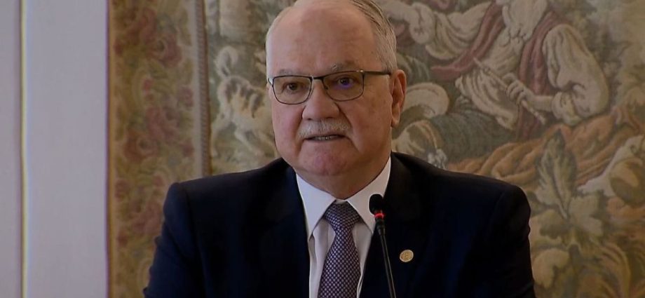 Fachin emite nota de repúdio contra indiciamento de ministros do STF