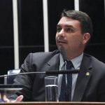 Flávio Bolsonaro afirma que não acabará com o Pix se eleito presidente