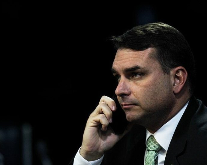 Racha no PL do DF Complica Apoio a Flávio Bolsonaro e Celina Leão