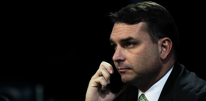 Racha no PL do DF Complica Apoio a Flávio Bolsonaro e Celina Leão