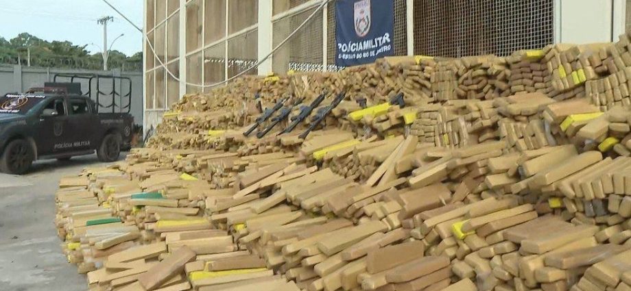 Polícia Militar do Rio apreende 48 toneladas de maconha em operação histórica