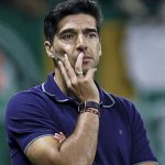 Abel Ferreira pode desfalcar o Palmeiras em clássicos devido a suspensão