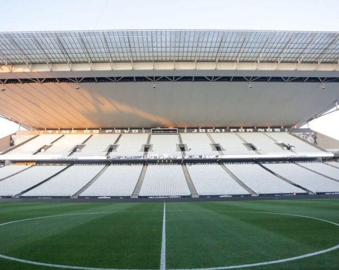 Corinthians e Palmeiras se enfrentam neste domingo pelo Brasileirão