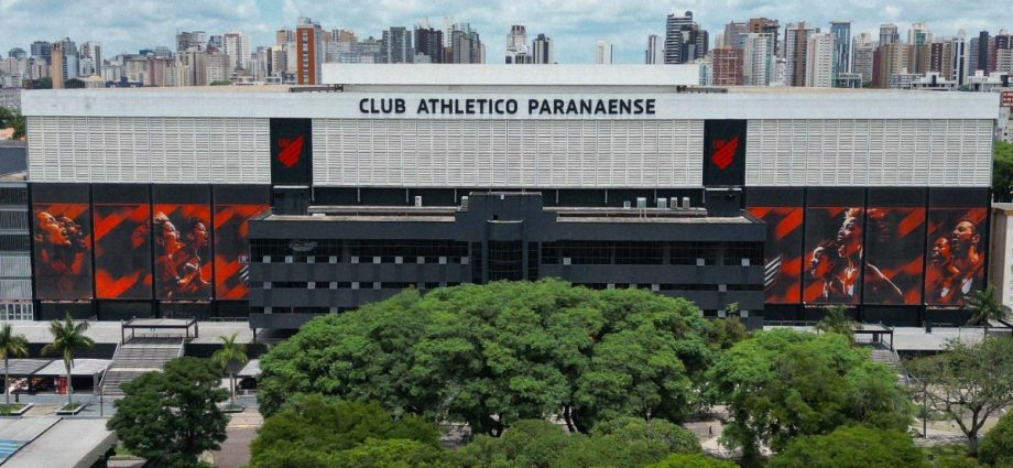 Athletico-PR e Chapecoense se enfrentam pela 11ª rodada do Brasileirão; veja escalações e onde assistir