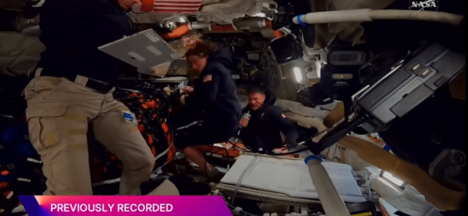 Tripulação da Artemis II Relata Cheiro Estranho no Banheiro da Nave