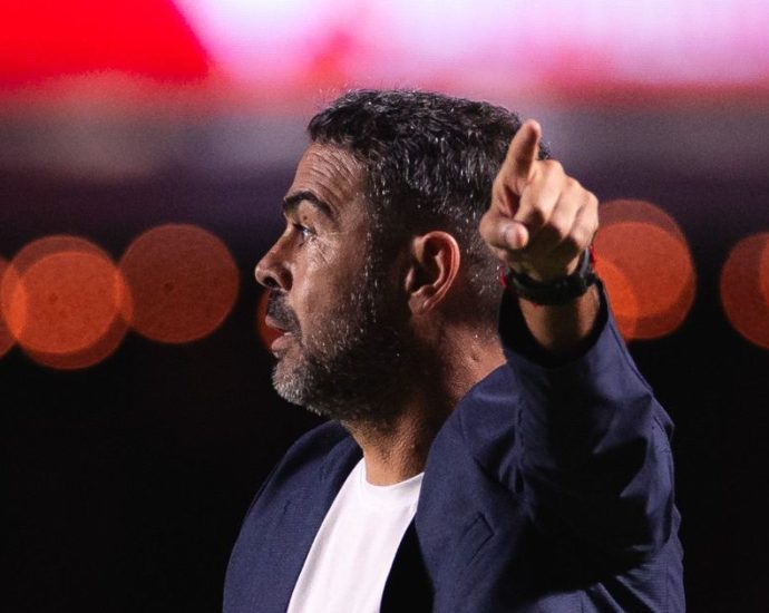 Artur Jorge expressa preocupação com início do Cruzeiro na Série A após derrota para o São Paulo