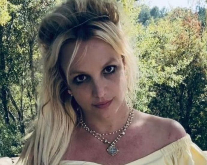 Britney Spears se interna em clínica de reabilitação nos EUA