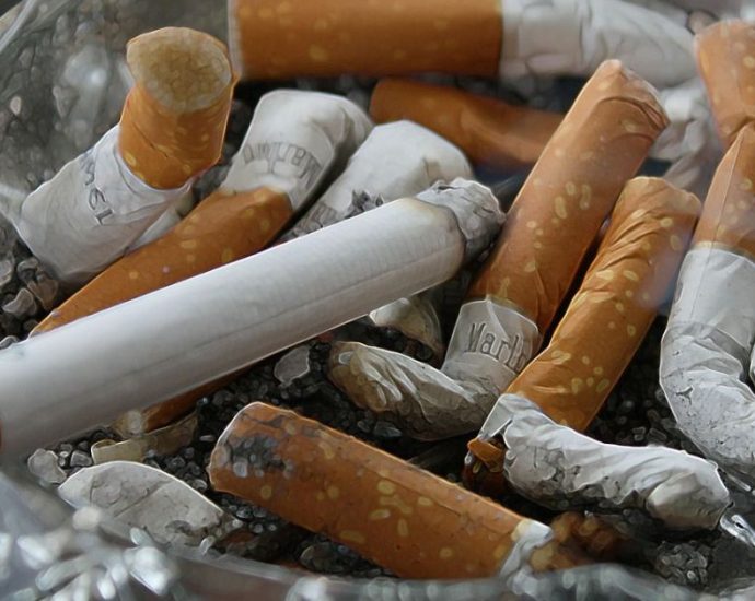 Governo aumenta imposto sobre cigarros para frear alta dos combustíveis