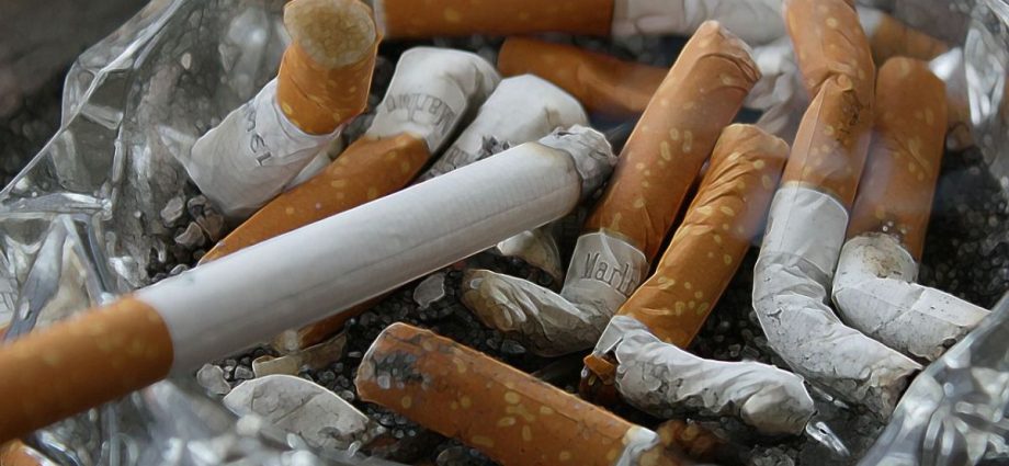 Governo aumenta imposto sobre cigarros para frear alta dos combustíveis