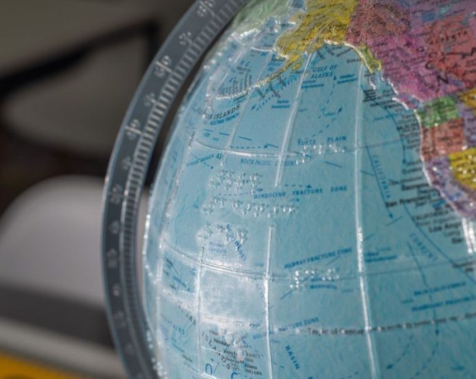 Escolas Focam no Desenvolvimento do Pensamento Crítico em Tempos de Conflitos Globais